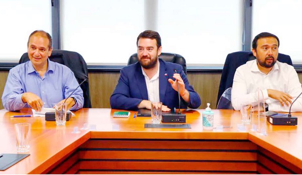 Gobernadores cuestionan viviendas de emergencia entregadas