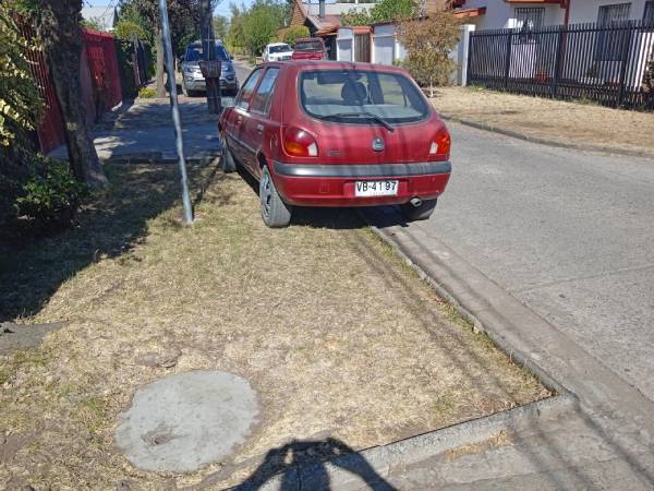 Foto del lector: Mal estacionado