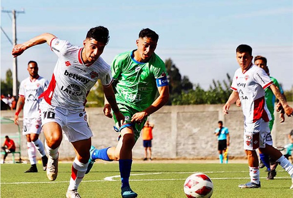 Ñublense se despide de la Copa Chile tras utilizar a jugador no inscrito