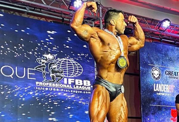 Fisicoculturismo chillanejo Arturo Lagos se corona campeón sudamericano
