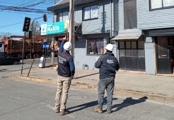 Fiscalizan sistema eléctrico en Itata: 15 mil vecinos quedaron sin luz tras sistema frontal