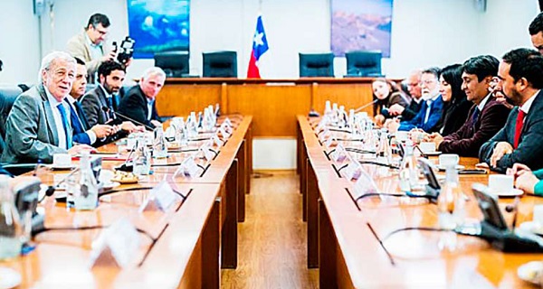 Gobernadores del país sostuvieron encuentro clave con canciller