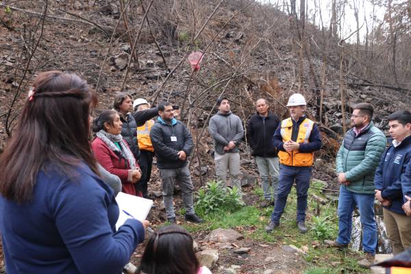 Inician reconstrucción de servicios sanitarias dañados por incendios forestales