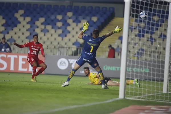 Ñublense logra histórico triunfo sobre Aucas y sigue con opción en la Copa Libertadores