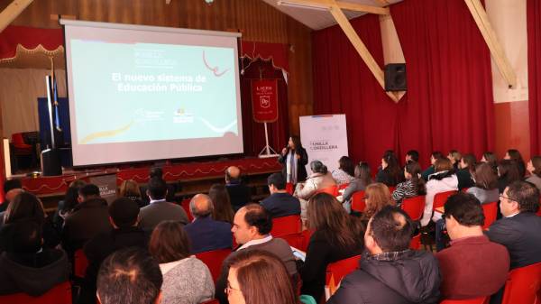 Directores de establecimientos Punilla-Cordillera se reúnen de cara al nuevo servicio de educación