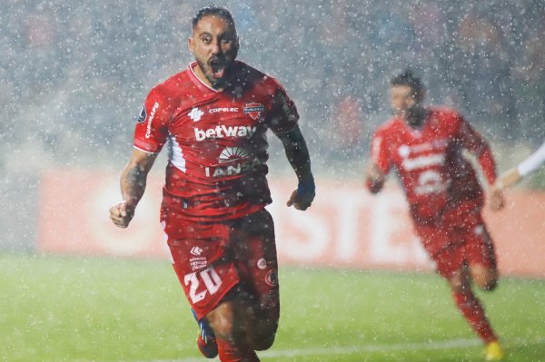 Jorge Henríquez: protagonista de un gol soñado en una noche inolvidable