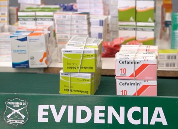 Venta ilegal de remedios: Incautan más de mil cajas en Chillán