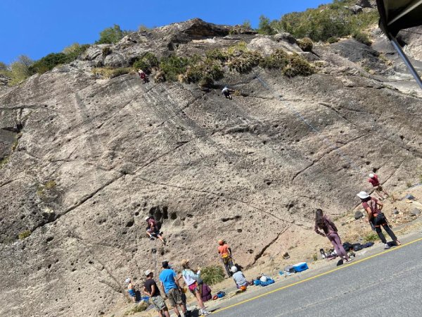 Amantes de la montaña animan Primer Encuentro de Escalada en Roca