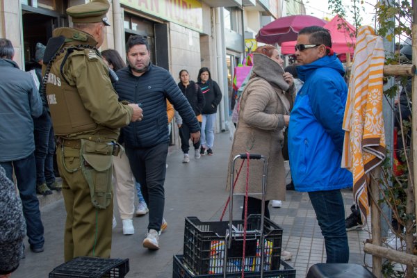 Decomisan medicamentos: vendedores ambulantes los ofrecían en el centro de Chillán