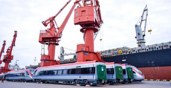 Salen desde China los cuatro trenes que faltan para tramo Chillán-Santiago