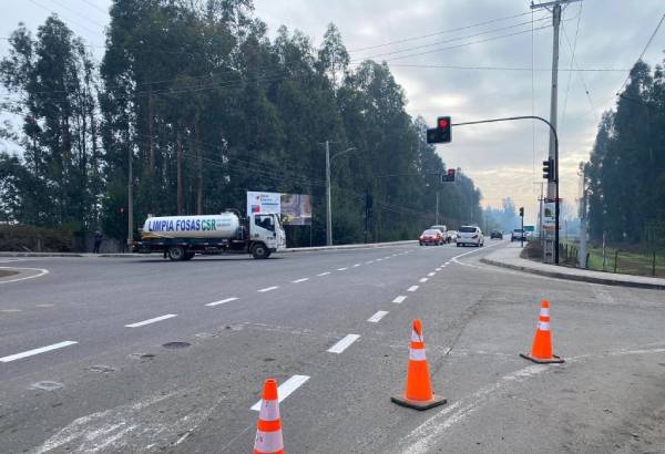 Ponen en funcionamiento semáforos en cruce Cato-Nahueltoro