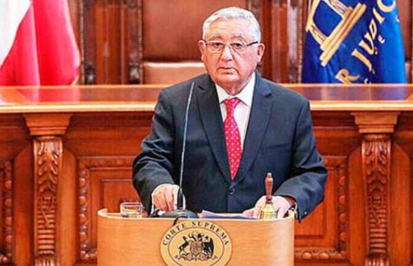 Presidente de la Corte Suprema se desmarca de dichos de la vocera