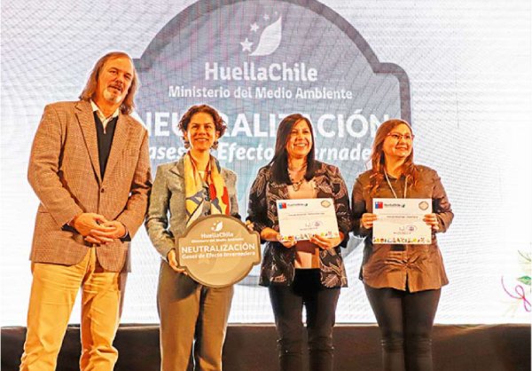 Reconocen a Frutícola Olmué por alcanzar la carbono-neutralidad