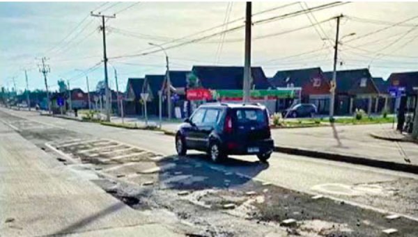 Advierten necesidad de contar con más máquinas para reparar caminos
