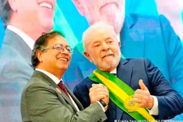 Gustavo Petro anunció el reintegro de Colombia a Unasur