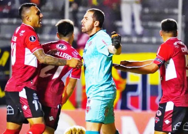 Ñublense rescata un punto de oro en Quito de la mano de “San Nicola”