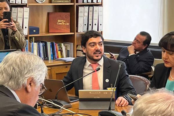 Transmisoras piden tramitar urgente los temas relacionados con sistema de redes