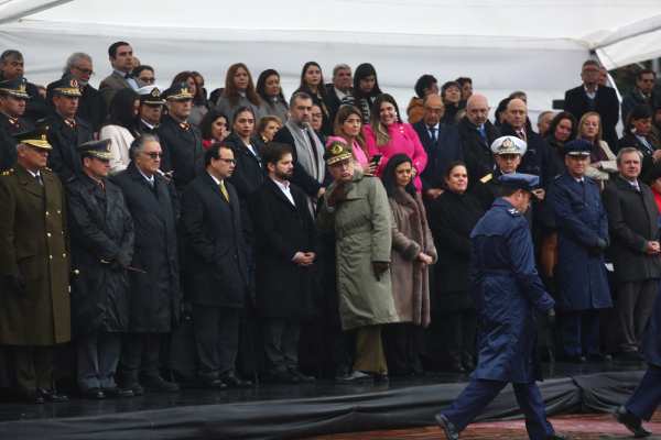 Presidente Boric hizo un llamado a cuidar la democracia y se reunió con los gremios