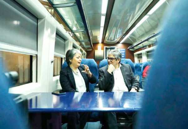 Jara y Marcel llegan a Chillán e instan a la oposición a sentarse a dialogar