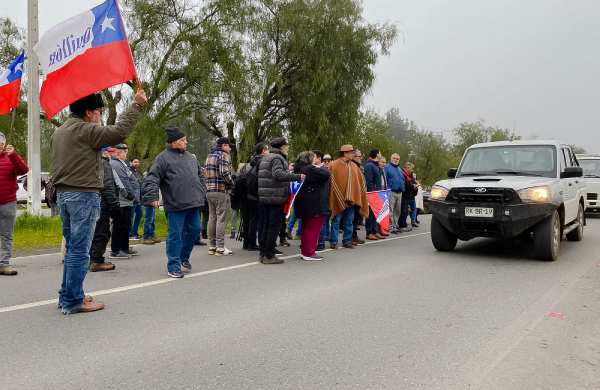 Con protesta vecinos piden mejorar estado de ruta Quillón- Bulnes