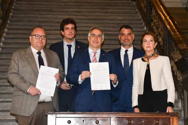 Chile Vamos firmó declaración propia y se bajó de acto en La Moneda