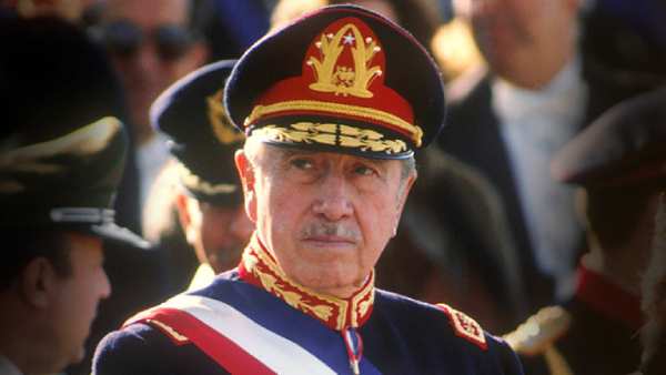 Traspasan al poder judicial más de 3 mil millones incautados a Pinochet