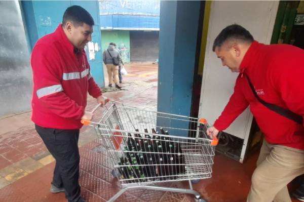 Decomisan alcoholes en local con patente vencida en Chillán