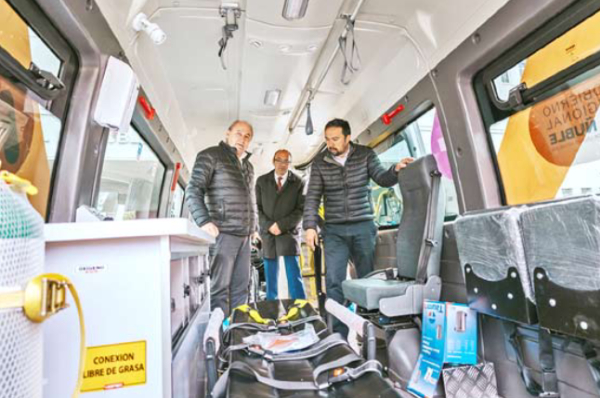 Comunas del Punilla reciben vehículos para traslado de pacientes con discapacidad