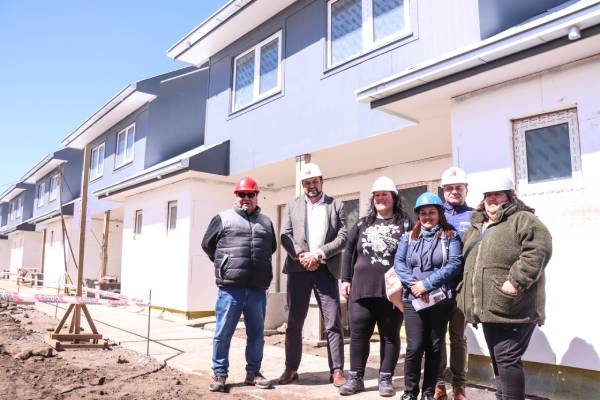 Familias visitaron casa piloto en Chillán tras 10 años de espera