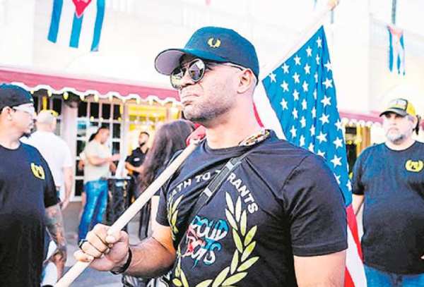 Condenan a 22 años a Enrique Tarrio, líder de los Proud Boys