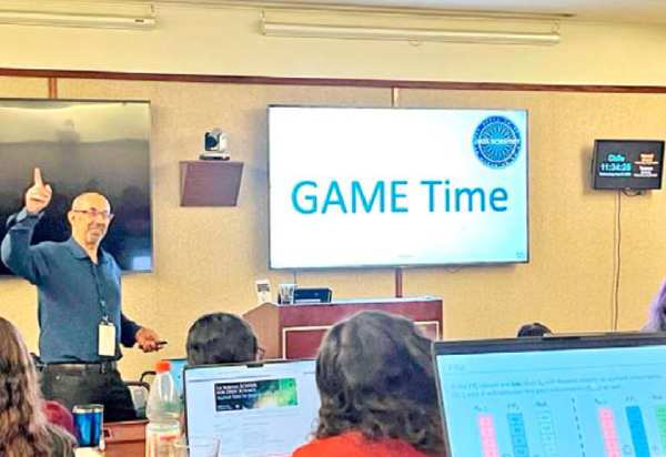 Astrónomo de la UdeC dijo presente en escuela de ciencias de datos
