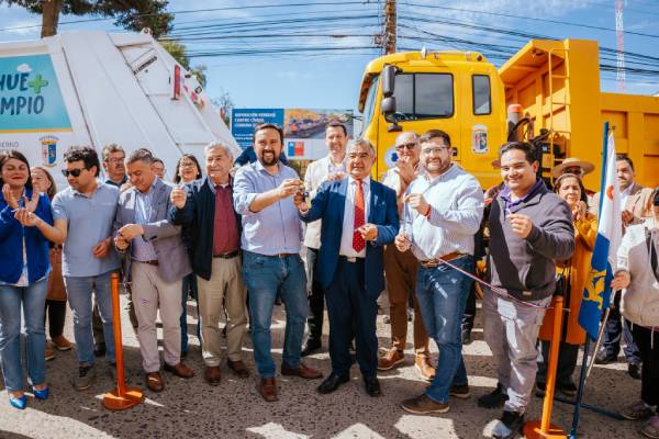 Entregan en Quirihue camión recolector de residuos domiciliarios