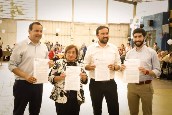 Chillán Viejo: Anuncian compra de bus y furgón para viajes de adultos mayores