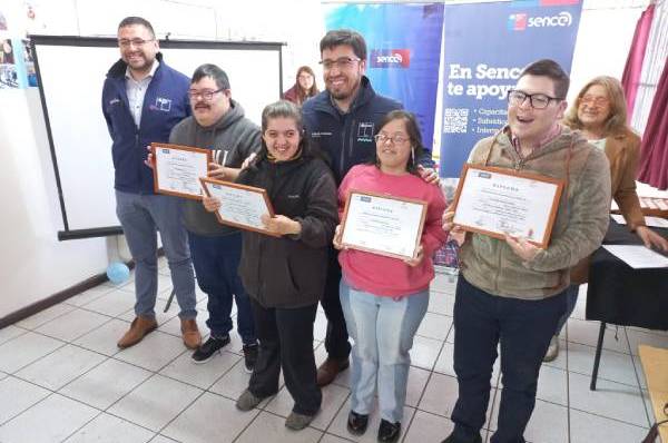 Discapacitados de Chillán y San Carlos aprendieron sobre reposición y cultivo hidropónico