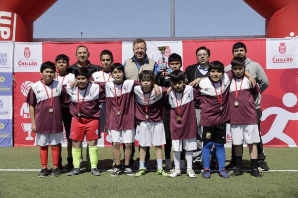 Escuela de Quinchamalí se quedó con la copa del torneo de Futbolito Sub 12