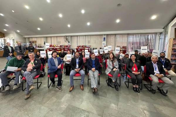 Familias de El Carmen recibieron sus títulos de dominio