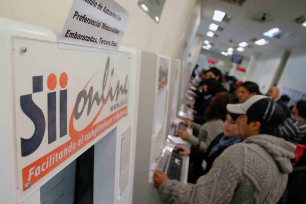 A movilización ascendente de la Anef se suma ahora paro del SII