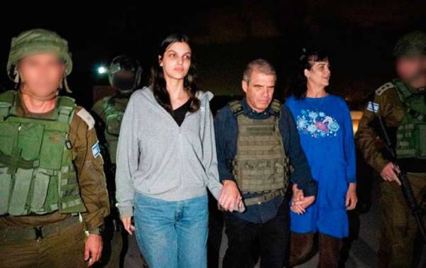 Hamas libera a madre e hija estadounidenses que tenía como rehenes