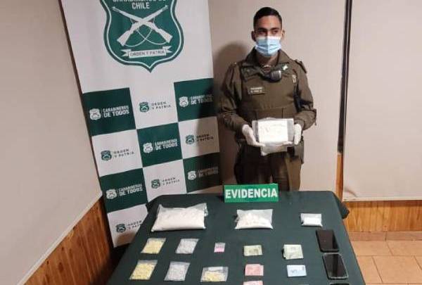 Can de Carabineros detecta más de 2 kilos de droga en peaje San Clara