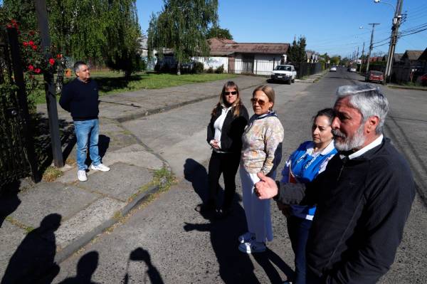 Vecinos luchan para evitar destrucción de plazoleta