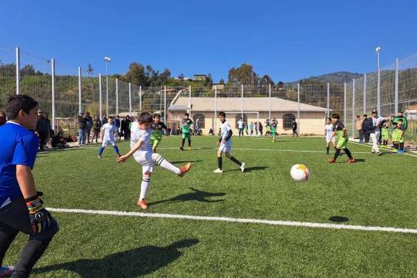 Cobquecura: Inauguran multicancha de pasto sintético en el sector de Pullay