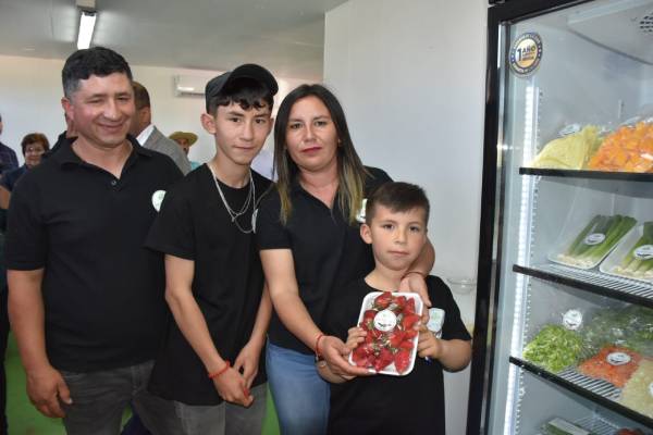 Empresa campesina de Quillón inaugura sala de procesos con apoyo de INDAP