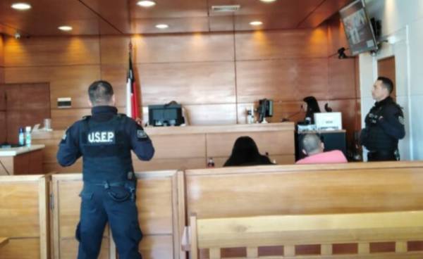 En prisión preventiva excarabinero acusado de matar a adolescente