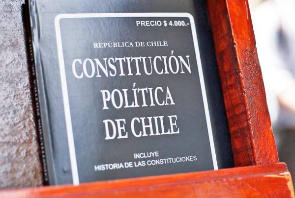 Partidos comienzan a fijar postura de cara al plebiscito