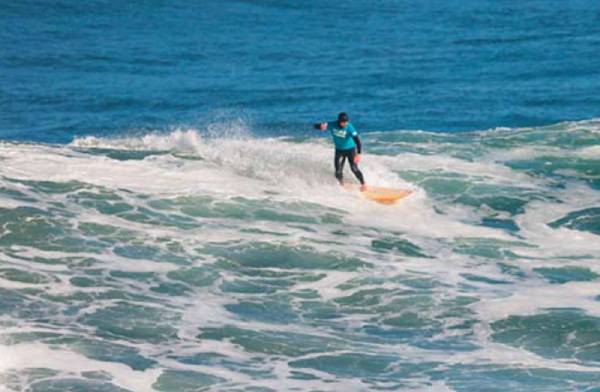 Rafael Cortez logró histórica plata en reñida definición del longboard