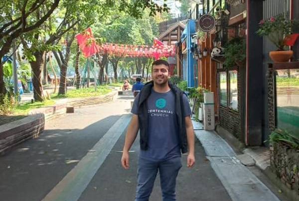 Profesor de chino mandarín de Ñuble es parte de delegación de presidente Boric en China