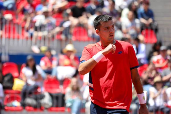 Tomás Barrios sigue a paso firme en Santiago 2023 y ya está en cuartos de final
