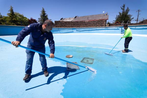 Chillán Viejo se prepara para abrir la temporada de piscina el 1 de diciembre
