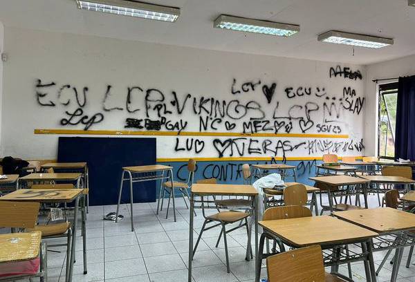 Deciden cancelar ceremonia de licenciatura tras daños y rayados en colegio PH