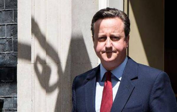 Reino Unido: Cameron regresa al Gobierno tras despido de polémica ministra